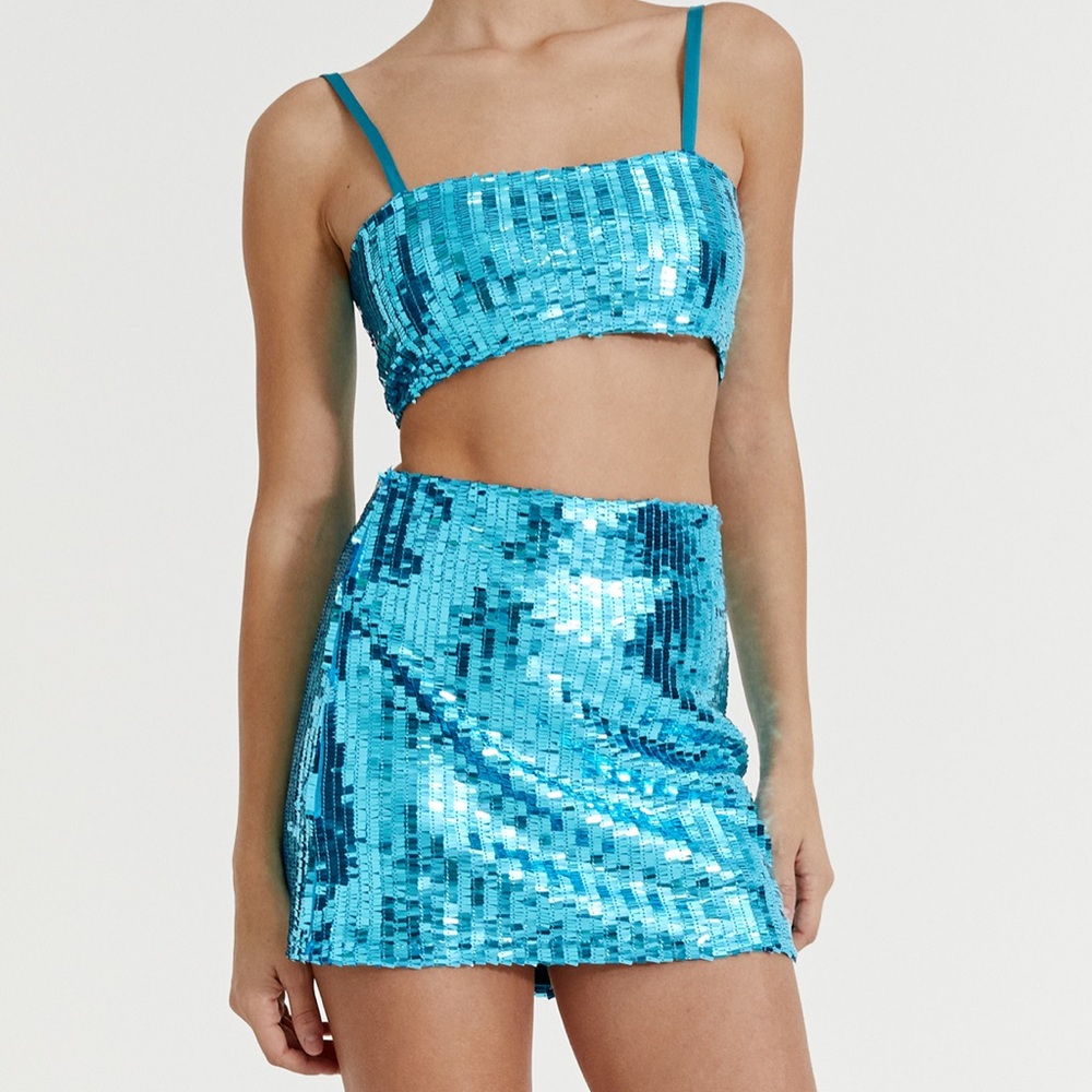 Med top large bottom